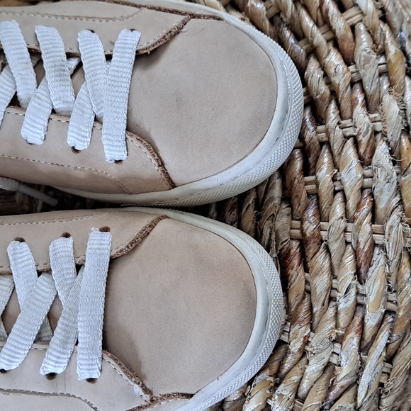 Soludos Womens Classic Light Tan Suede Casual Sneakers Off-White Soles Sz. 6.5‎ - Picture 4 of 8